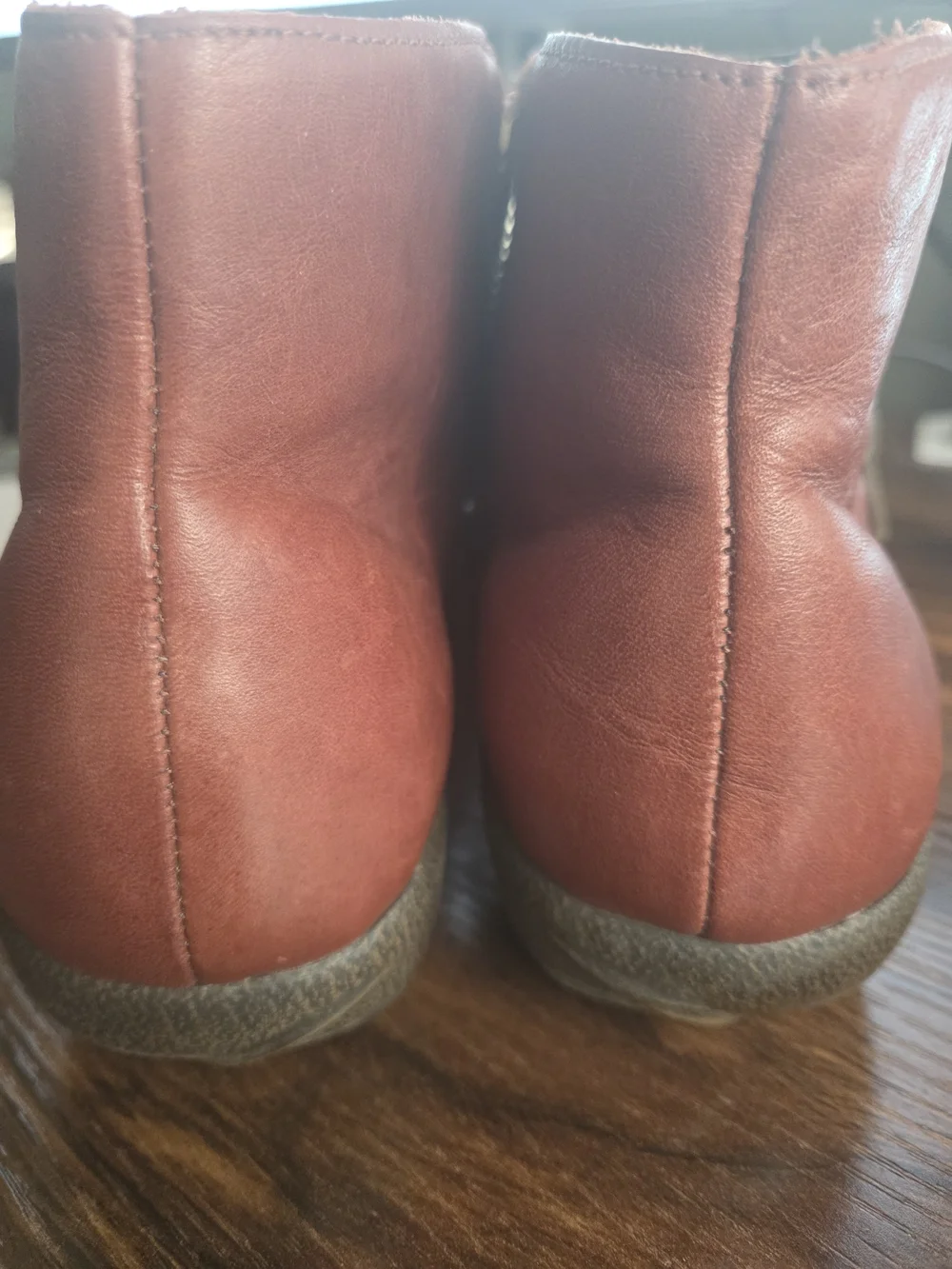 Naot smooth chestnut